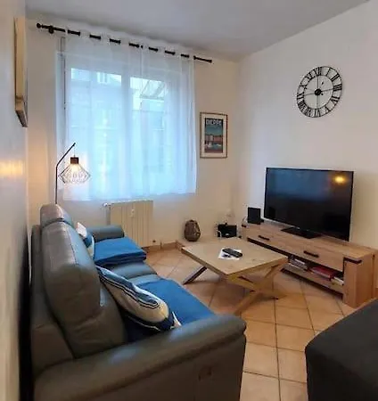 Le Calme Au Centre-ville Dans Cour Interieure, Avec Place De Parking Privee Lejlighed *