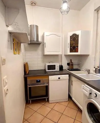 Appartement Le Calme Au Centre-ville Dans Cour Intérieure, Avec Place De Parking Privée