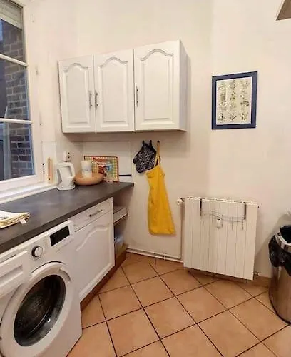 Le Calme Au Centre-ville Dans Cour Intérieure, Avec Place De Parking Privée Appartement